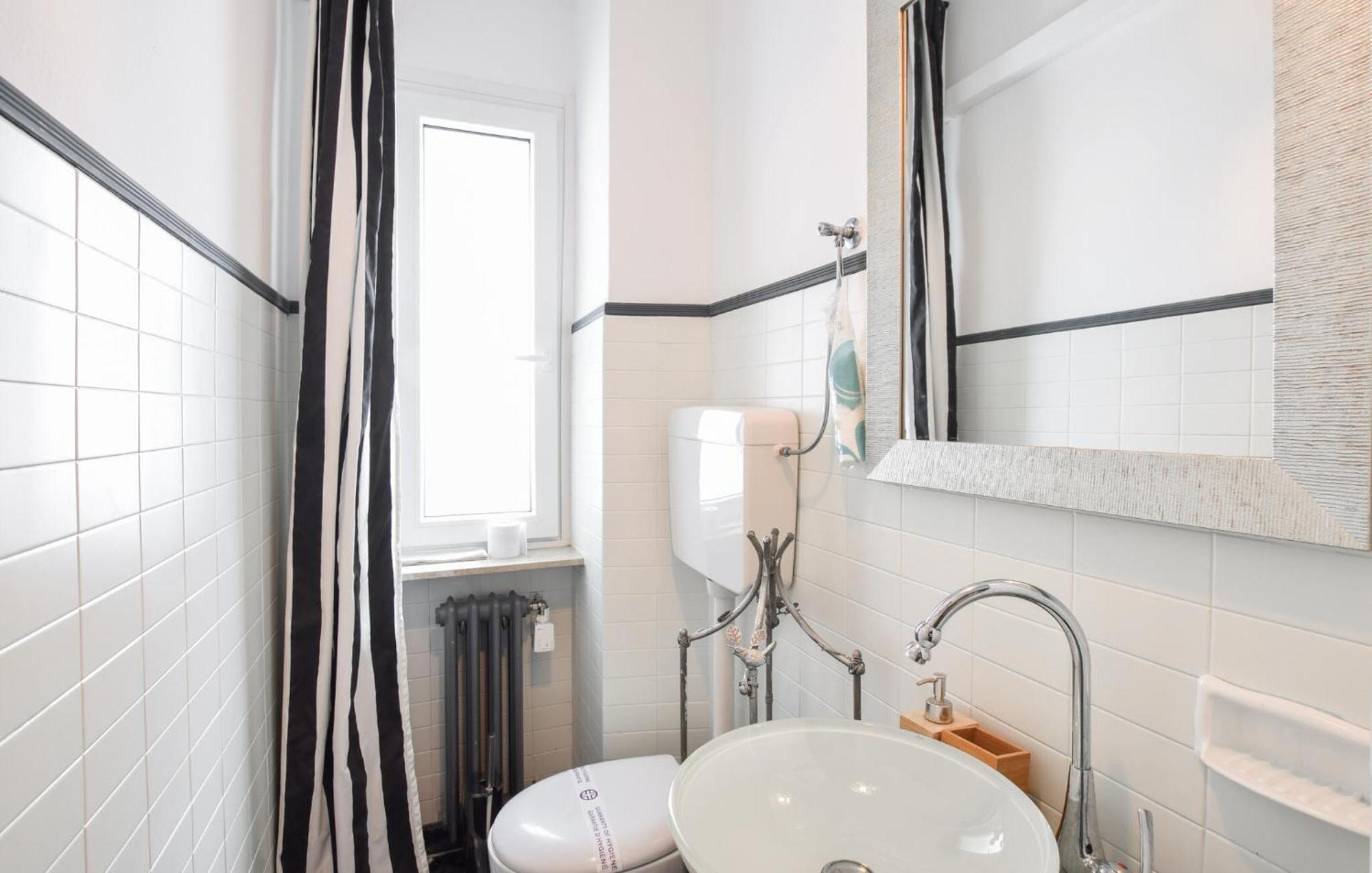 2 Bedroom Cozy Apartment In Gorizia Eksteriør bilde