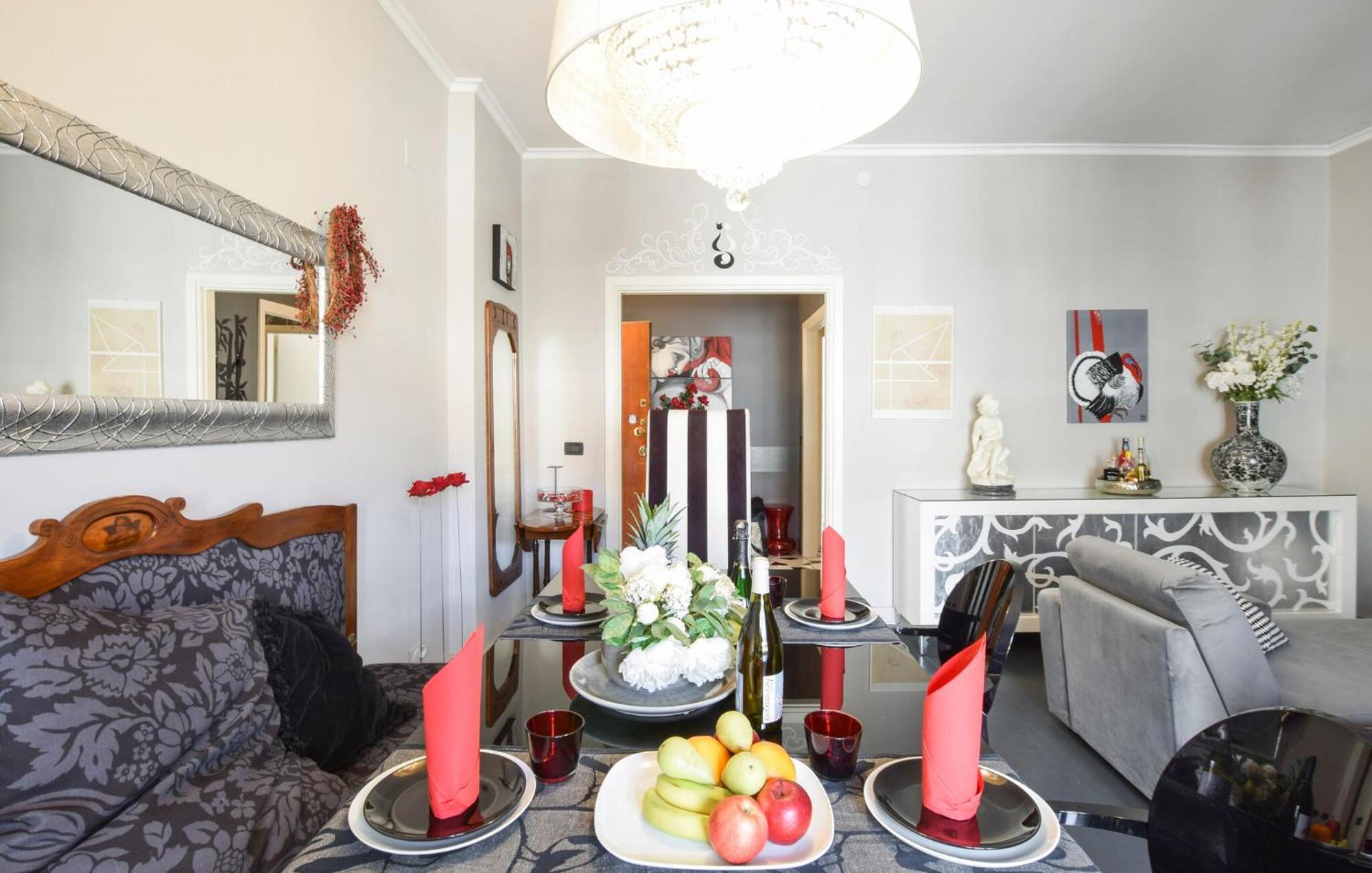 2 Bedroom Cozy Apartment In Gorizia Eksteriør bilde